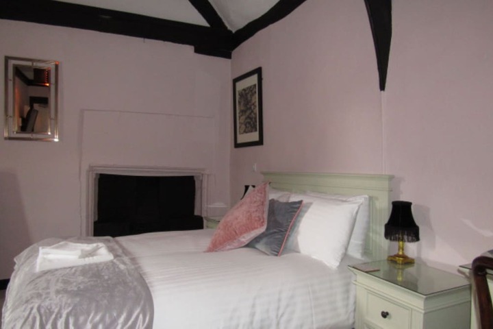 Room 16 of 133