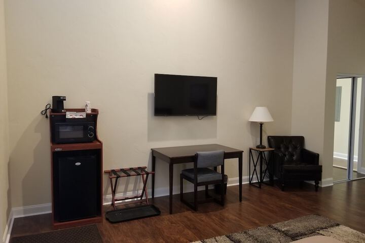 Room 3 of 16