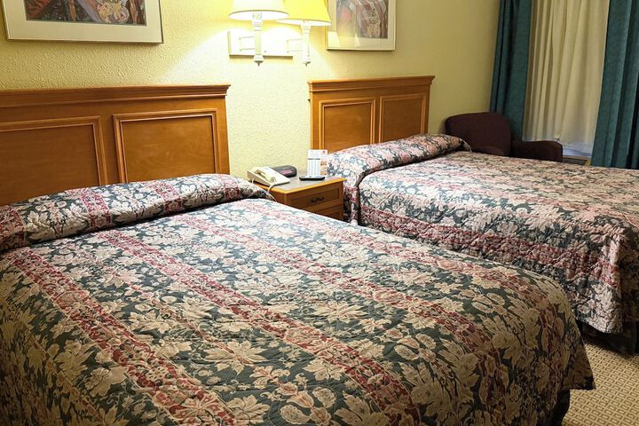 Room 12 of 27