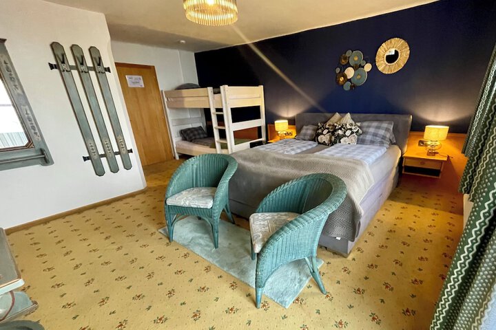 Room 12 of 96