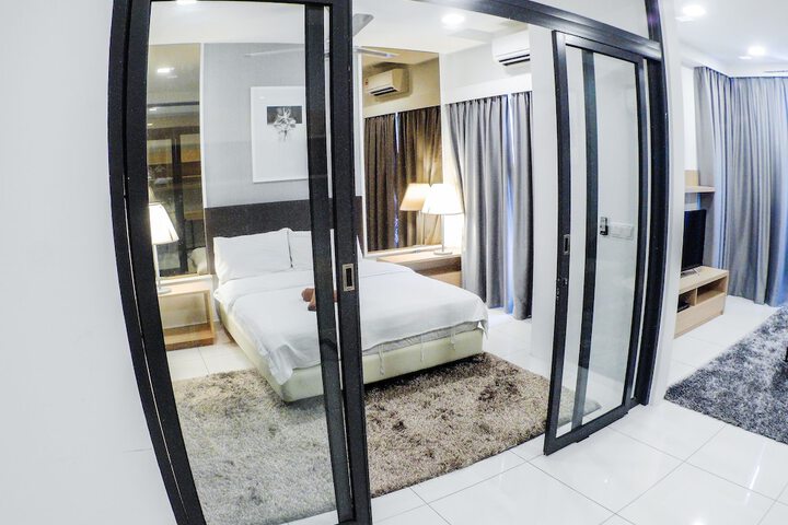 Room 13 of 96