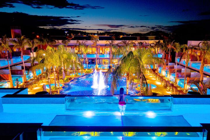 Pool 115 of 149