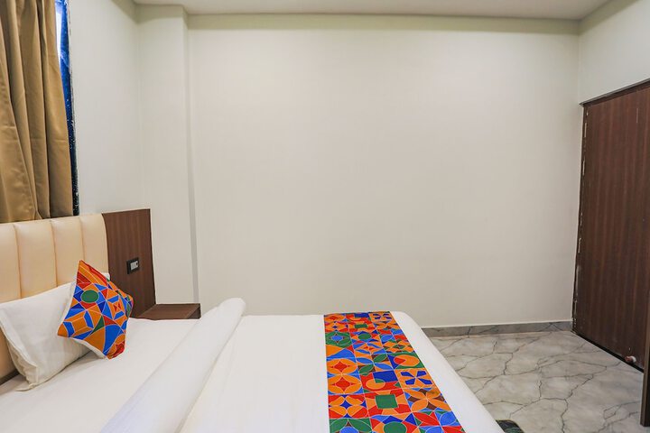 Room 10 of 23