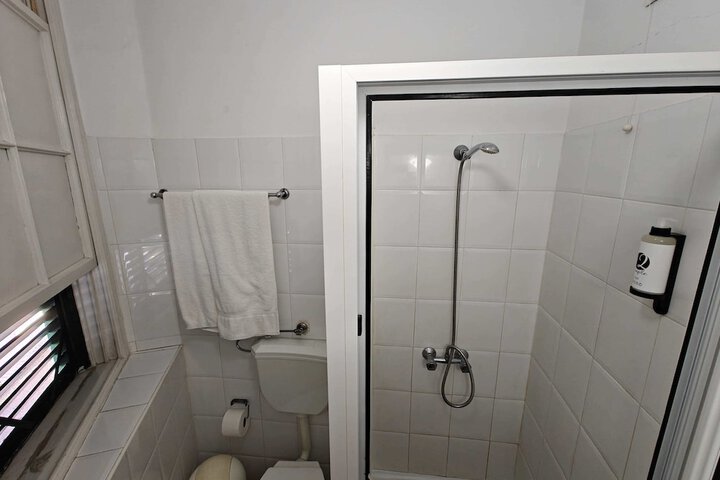 Room 102 of 141