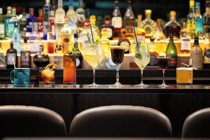 Lounge 273 of 347