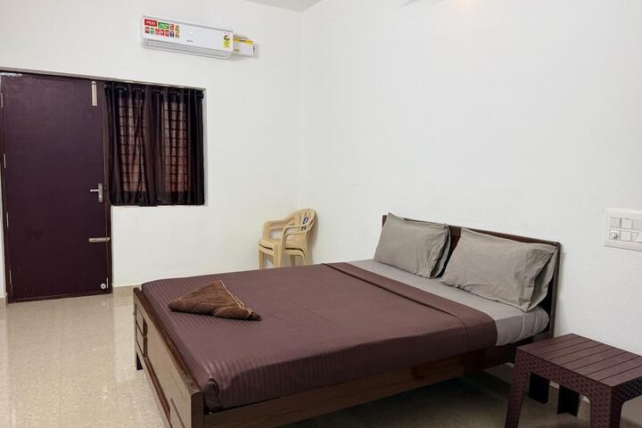 Room 4 of 19