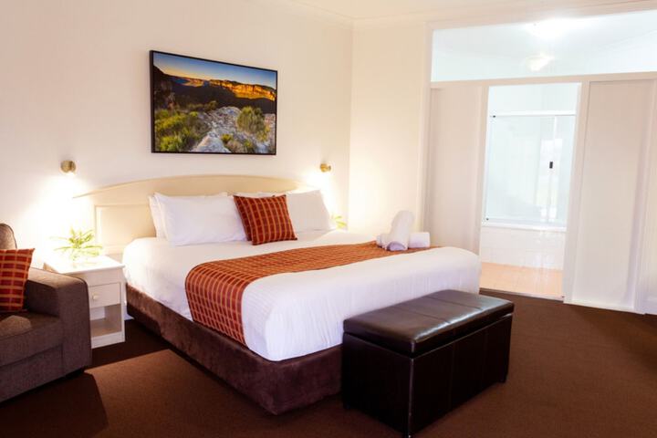 Room 18 of 48