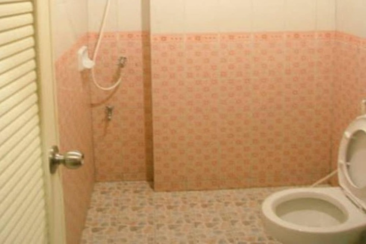 Room 11 of 23
