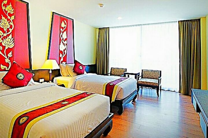 Room 14 of 241