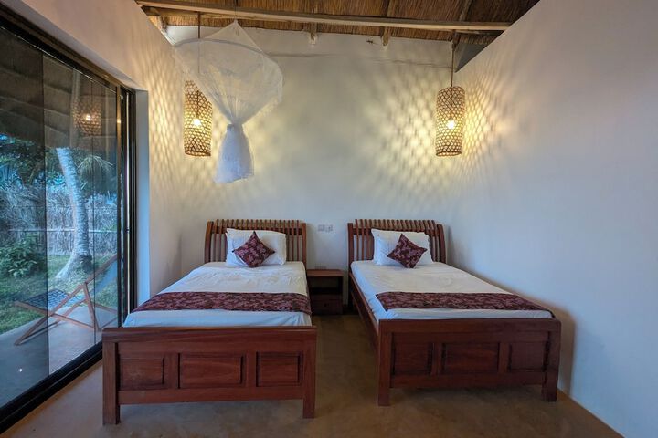 Room 8 of 28