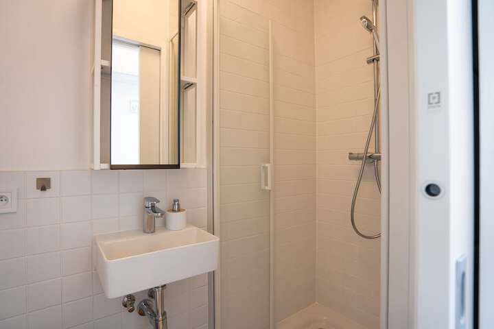 Room 6 of 15