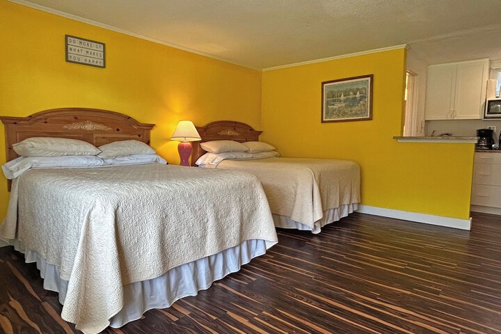 Room 54 of 212