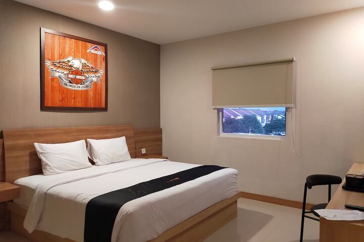 Room 6 of 13