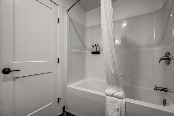 Room 47 of 77