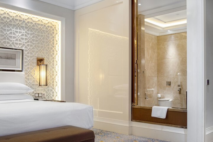 Room 15 of 78