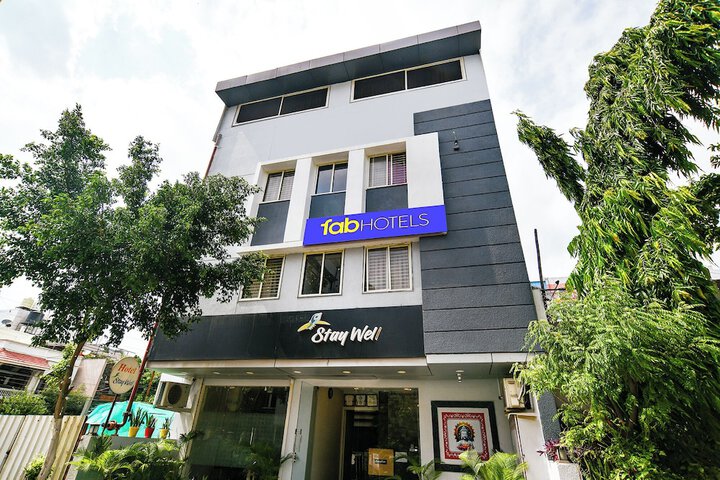 Fabhotel Staywell