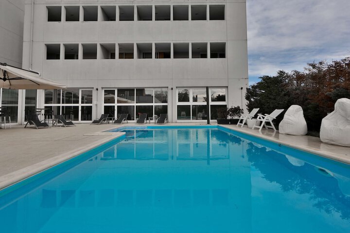 Pool 54 of 119