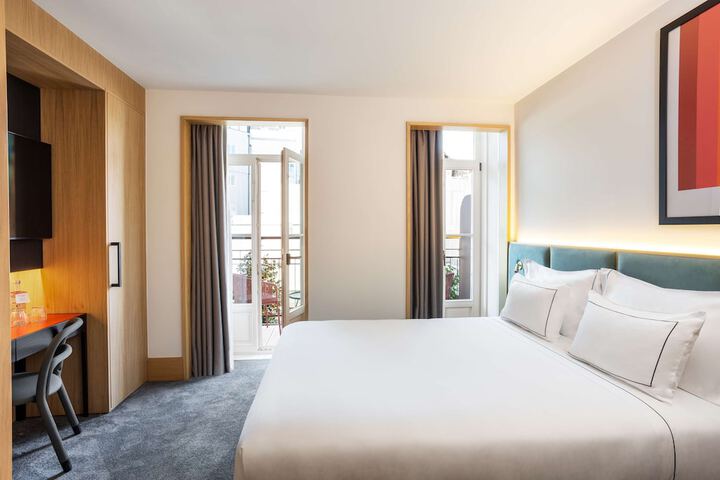 Arts Hotel Porto Tapestry Collection by Hilton in Porto
