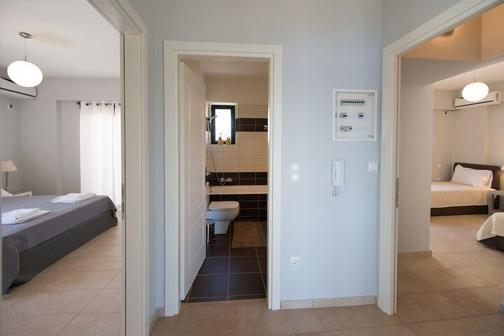 Room 44 of 111