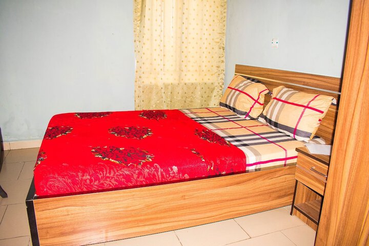 Room 11 of 25