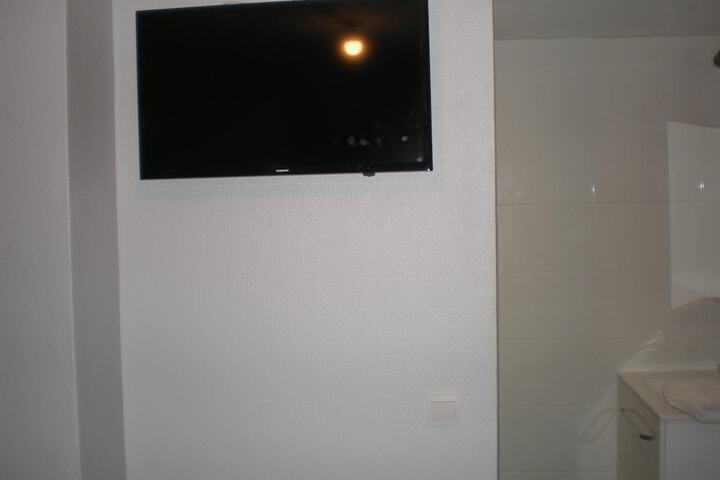 Room 9 of 45