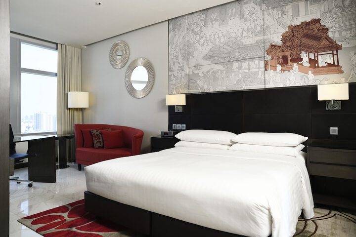 Room 10 of 124