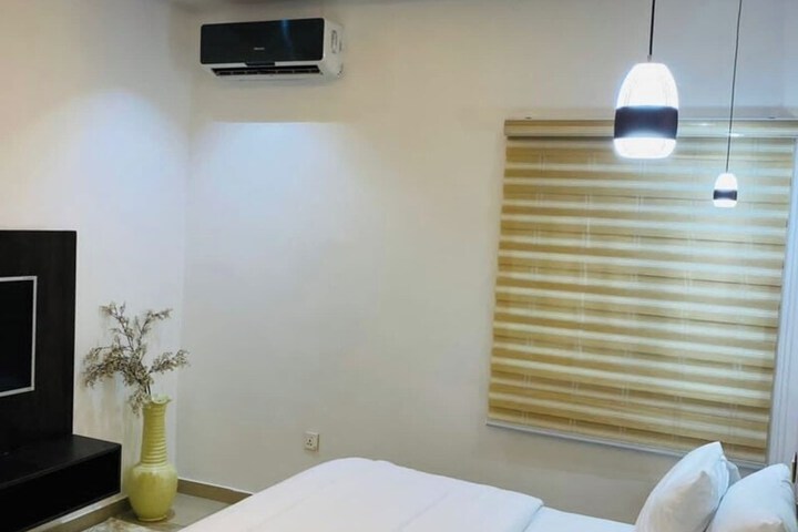 Room 7 of 34