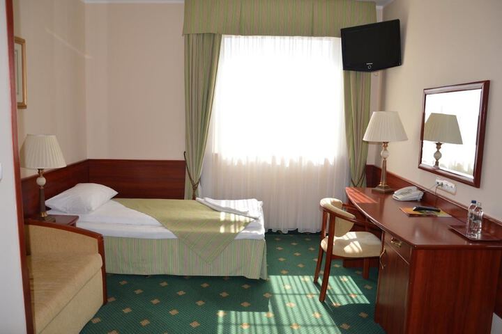 Room 14 of 68