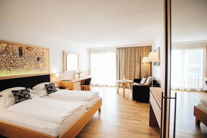 Room 33 of 66