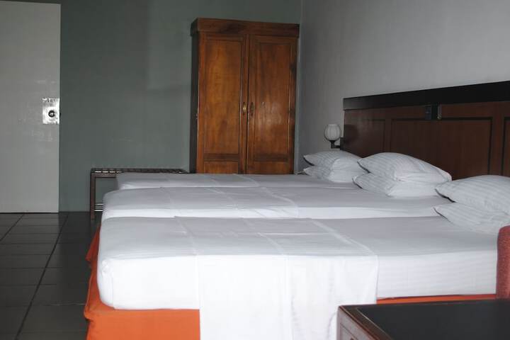 Room 17 of 68
