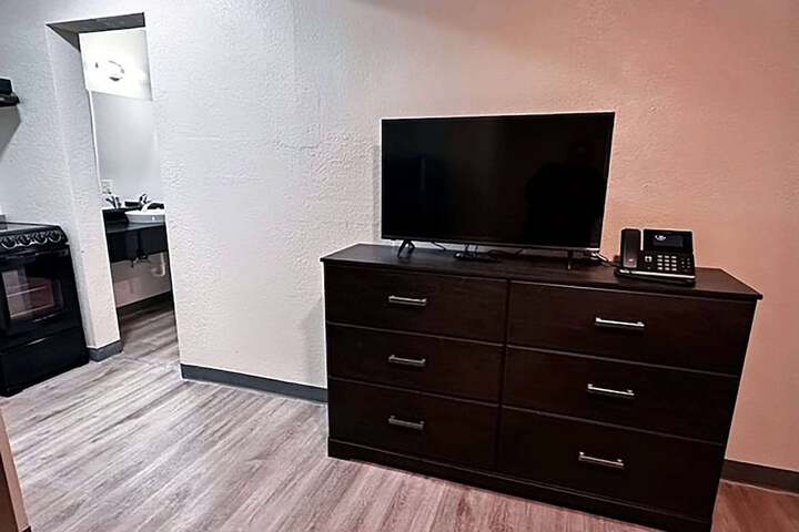Room 13 of 19