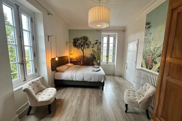 Room 6 of 47