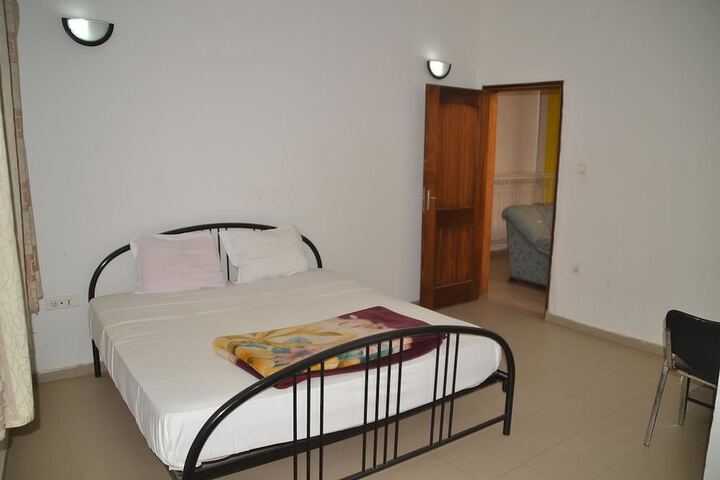 Room 28 of 109