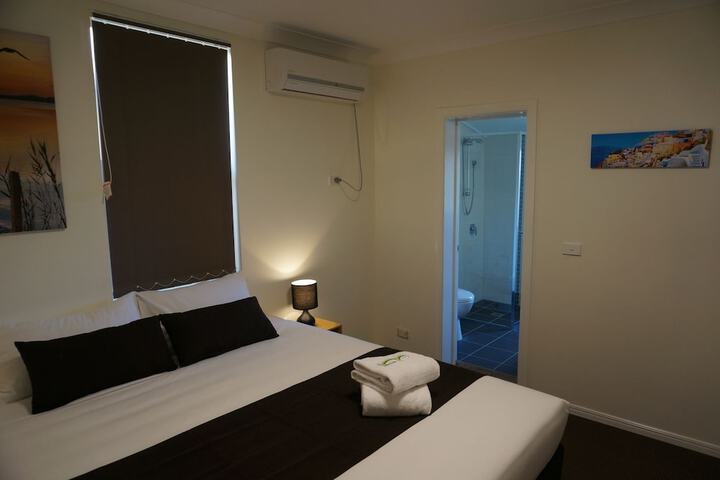 Room 6 of 73
