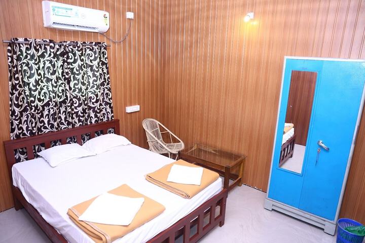 Room 5 of 24