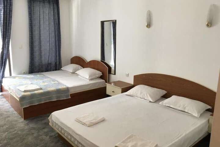Room 11 of 35