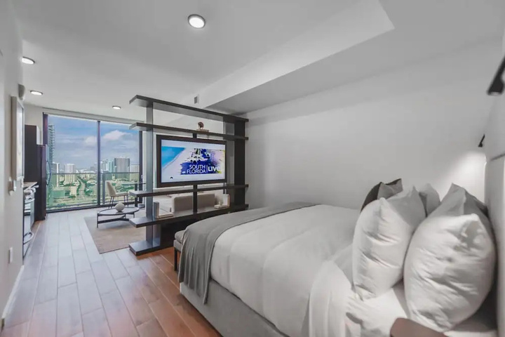 Room 3 of 23