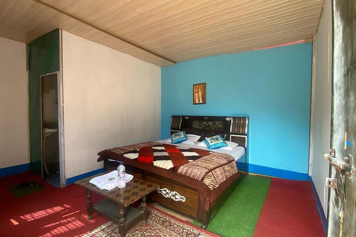 Room 2 of 13
