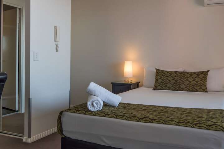 Room 8 of 73
