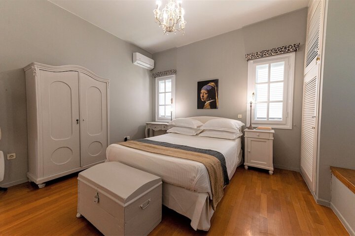 Room 7 of 49