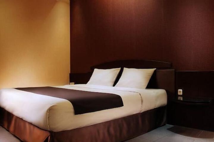 Room 8 of 36