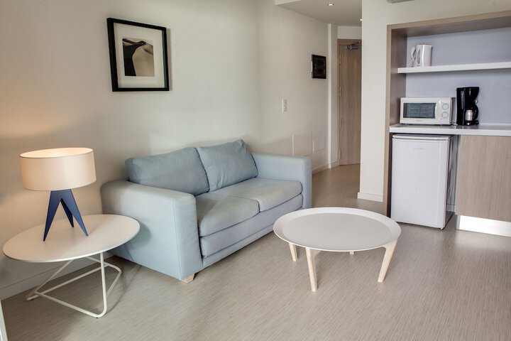 Room 8 of 35
