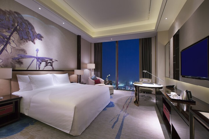 Room 5 of 60