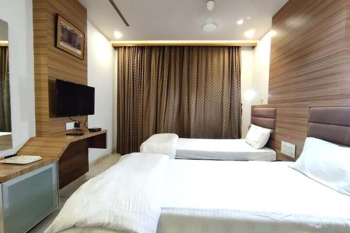 Room 7 of 10