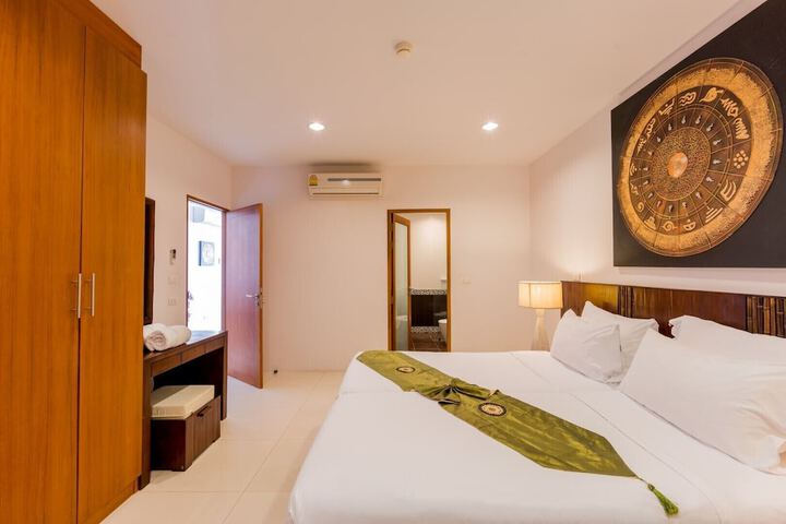Room 15 of 94