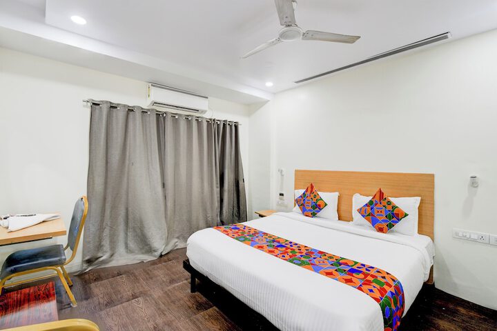 Room 14 of 27
