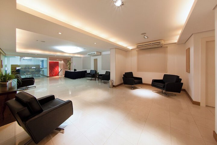 Business Center 89 of 96