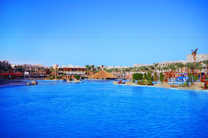 Hotel with Pool