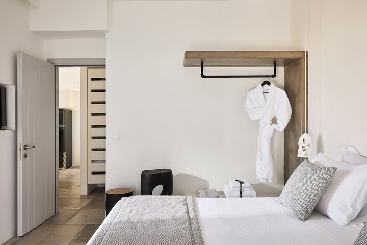 Room 10 of 109