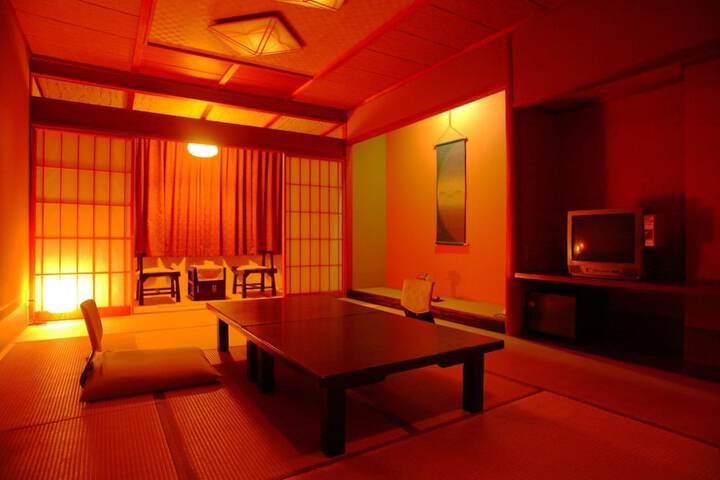 Room 10 of 51